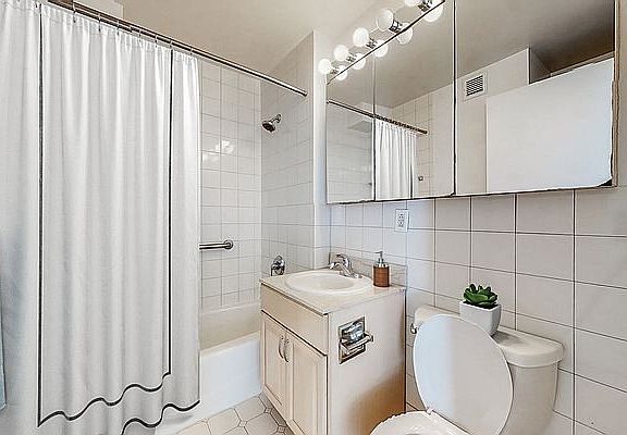 5th image of 340 E 29th St #2D*