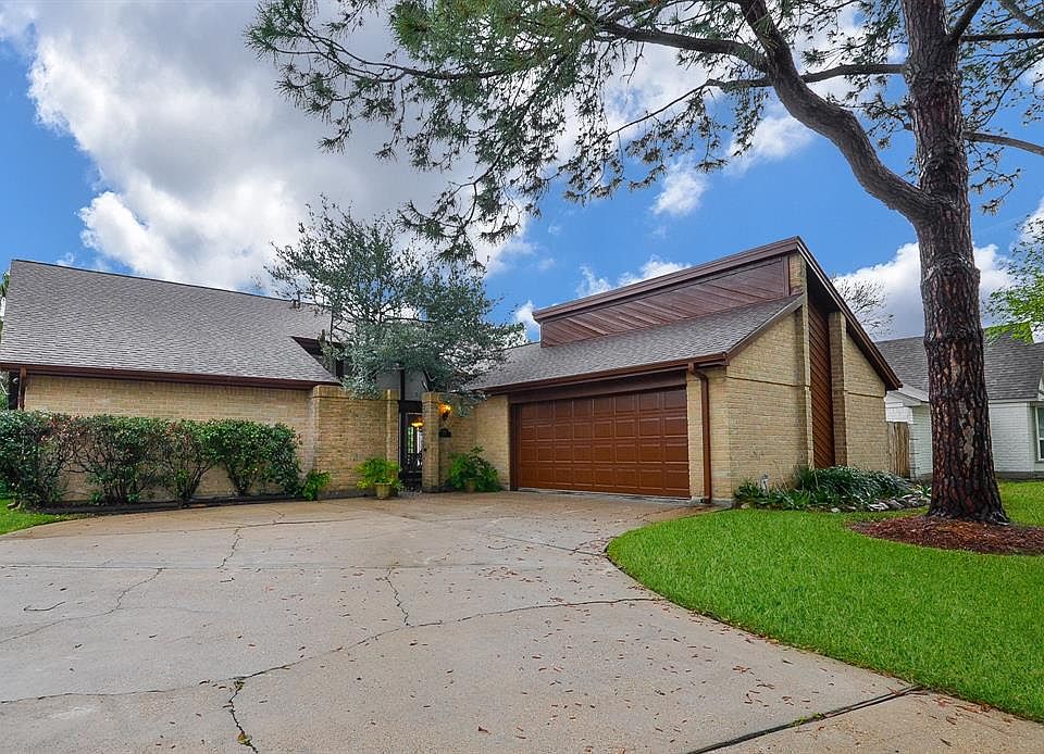 1st image of 2607 Durban Dr