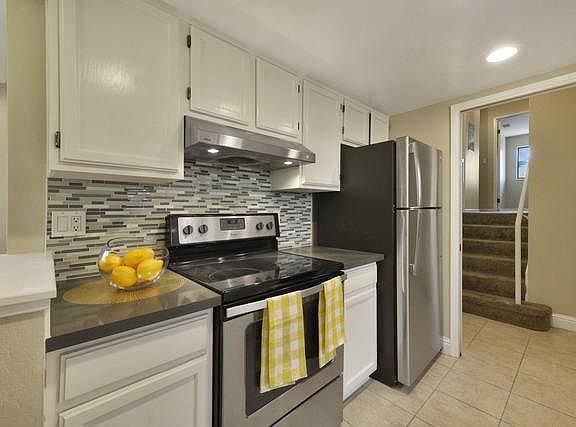 5th image of 863 Cherry Creek Cir