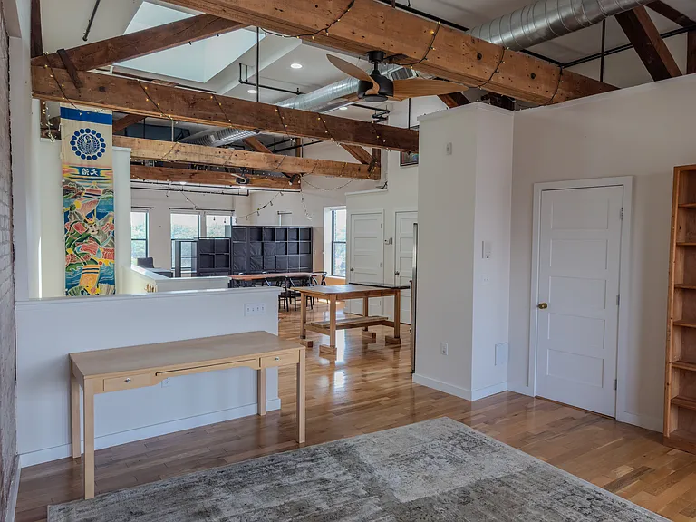 184 Main St #4 — Photo 16