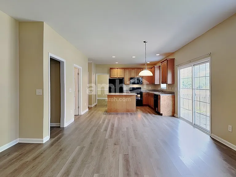 918 Pristine Ln — Photo 4
