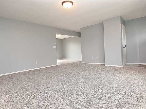5th image of 806 Glenwood Pl