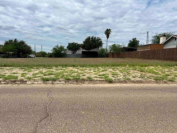 4th image of 210 2nd St