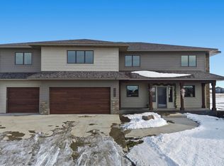 6490 Selkirk Dr S, Fargo, ND