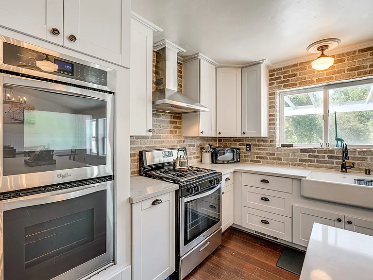 4640 Motto Ln — Photo 8