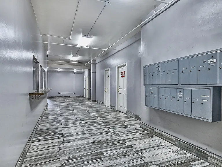 MacArthur Park Apartments — Photo 20