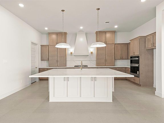 4th image of 15719 Saffron Summer St