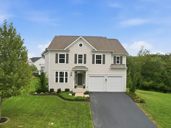 17992 Ridgewood Pl, Round Hill, VA 20141