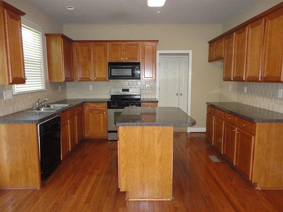 2nd image of 893 Headland Way #1