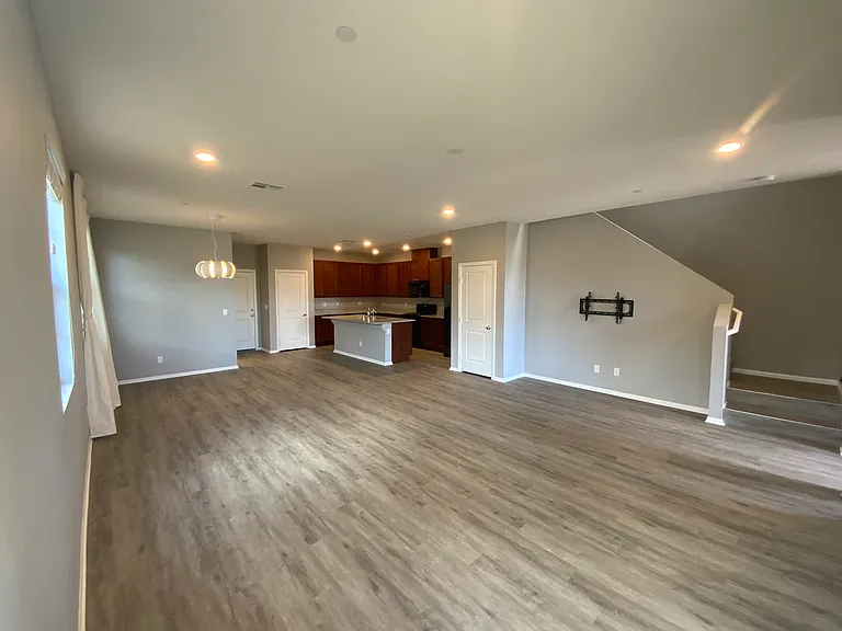 2674 Frabiele St — Photo 4