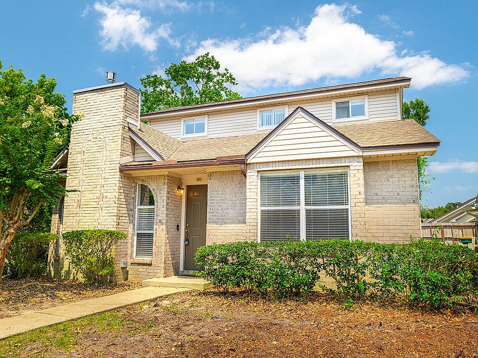 1st image of 130 Parkwood Dr