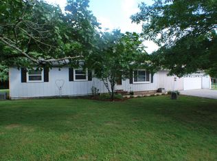 16801 Donna Dr, Paris, IL 61944