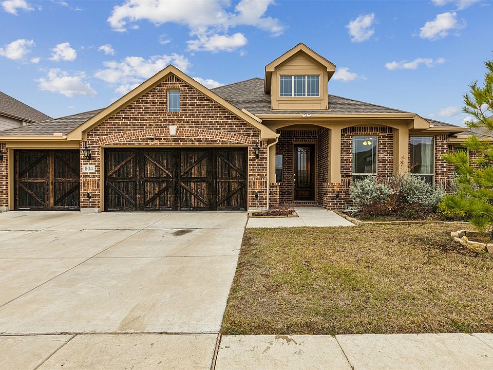 1st image of 804 Stoneybrook Dr