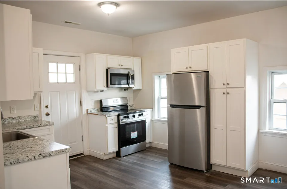 22 Brewster St #2