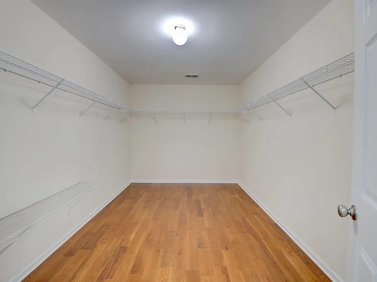 129 Herrick Ct — Photo 32