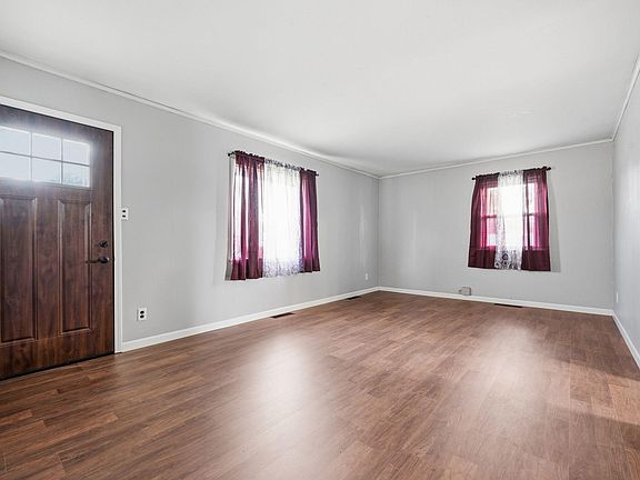 3rd image of 701 Lawn St