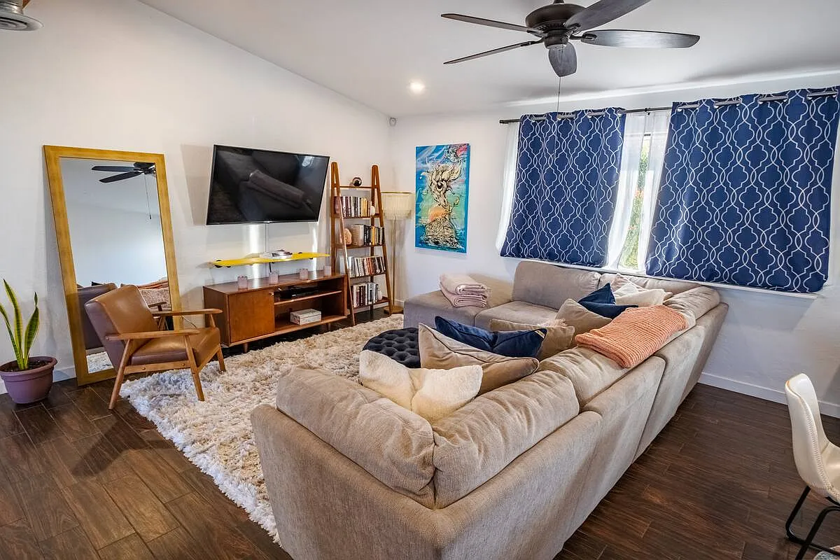 3 bed, 1274 sqft, $2,950 — Photo 3