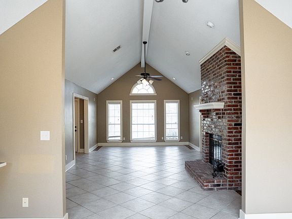 2nd image of 713 Briarwood Dr