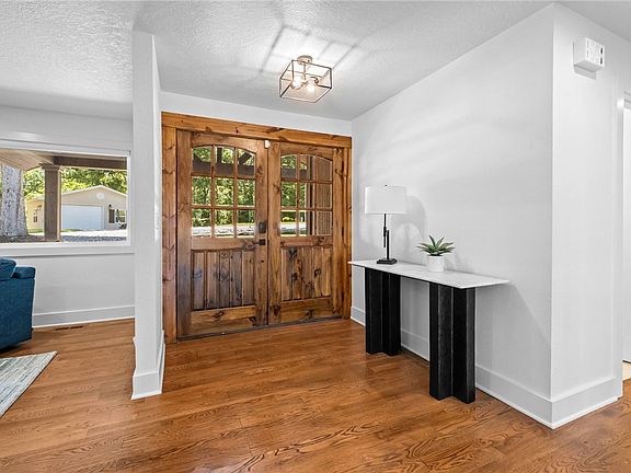 5th image of 10 Reynolds Rd