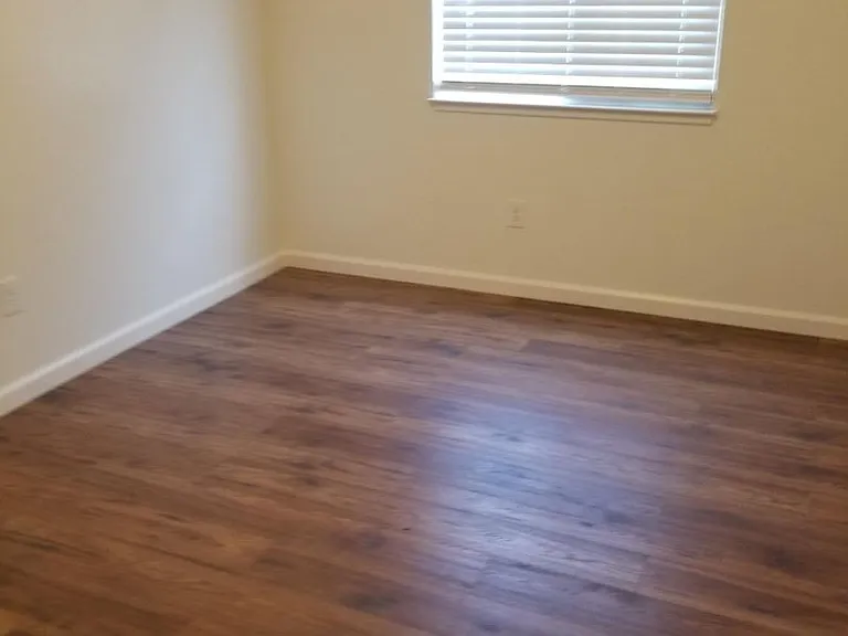 1808 W Rumble Rd — Photo 9