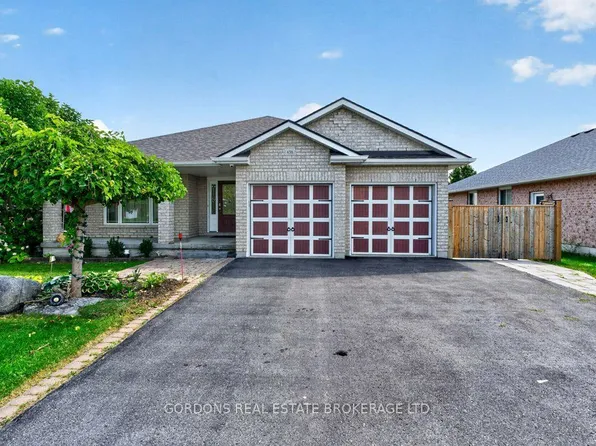 436 Bridge St W, Greater Napanee, ON K7R 3L1