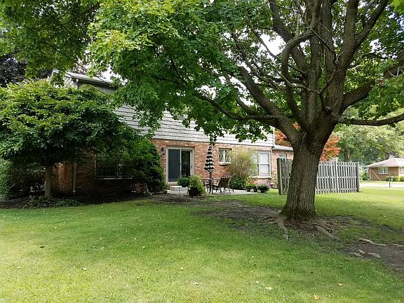 4th image of 309 Joan Dr