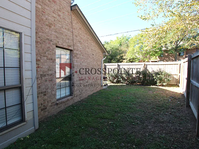 5875 Creekside Cir — Photo 31