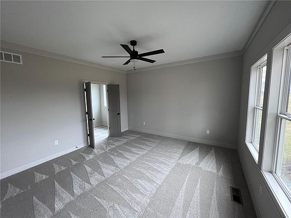 5th image of 698 Salem Rd