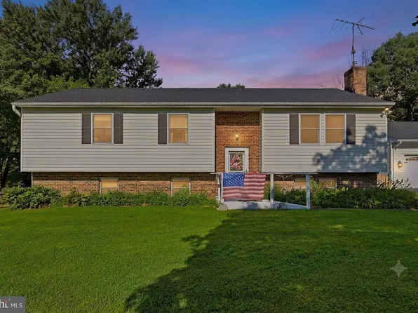9092 Fox Ridge Dr, Union Bridge, MD 21791