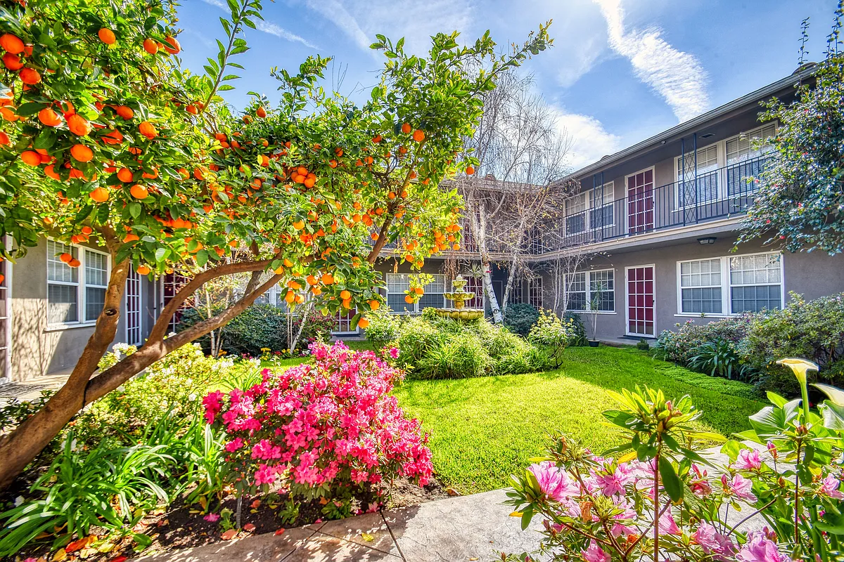 Building Photo - Lillian Way Apartments