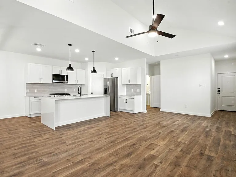 1814 N Peach Creek Dr #B — Photo 13