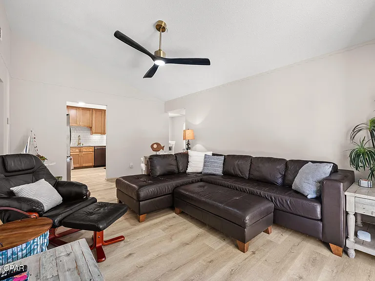 1824 Alabama Ave — Photo 12
