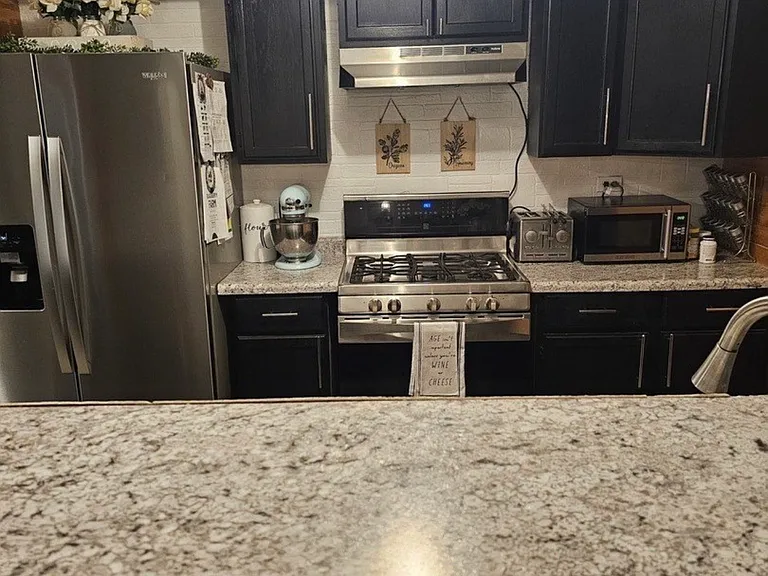 1817 Ivy Ln — Photo 6