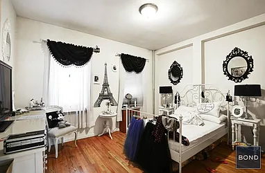 Rented by Bond New York