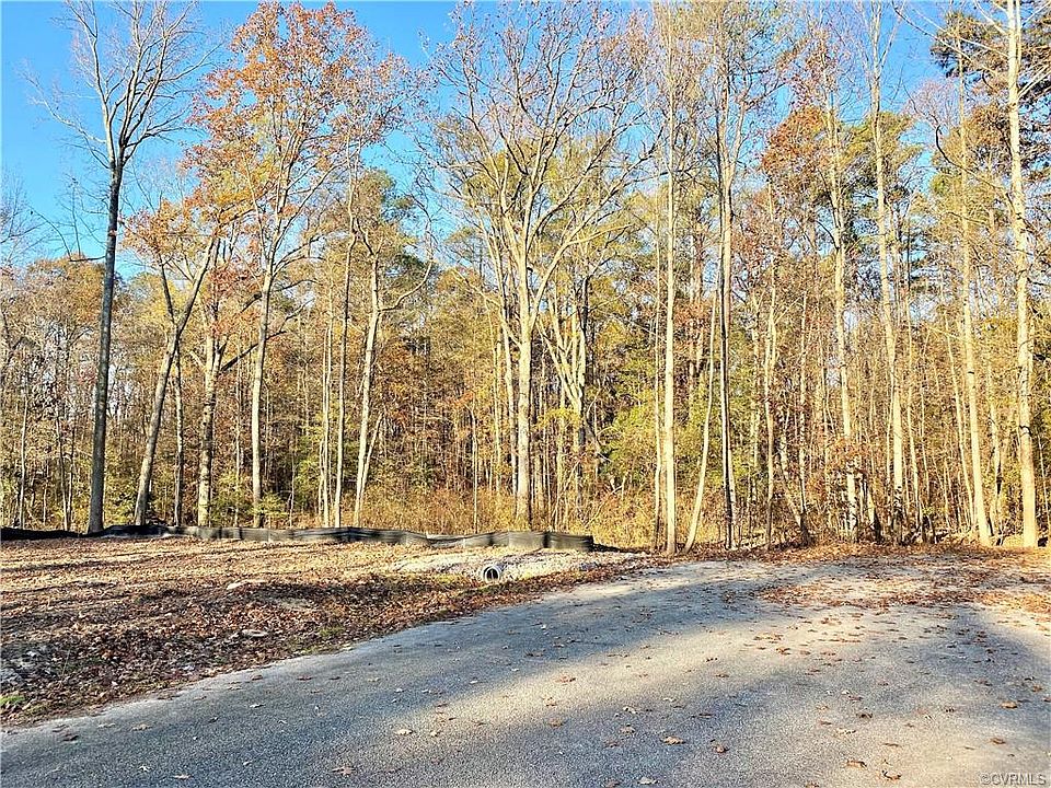 2nd image of 206 Walkers Cove Dr