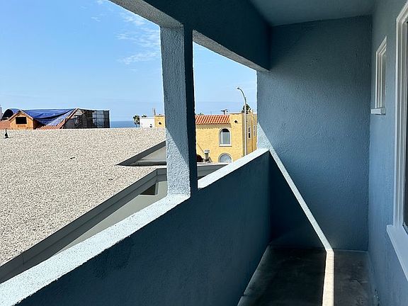 2nd image of 1542 Monterey Blvd APT 2