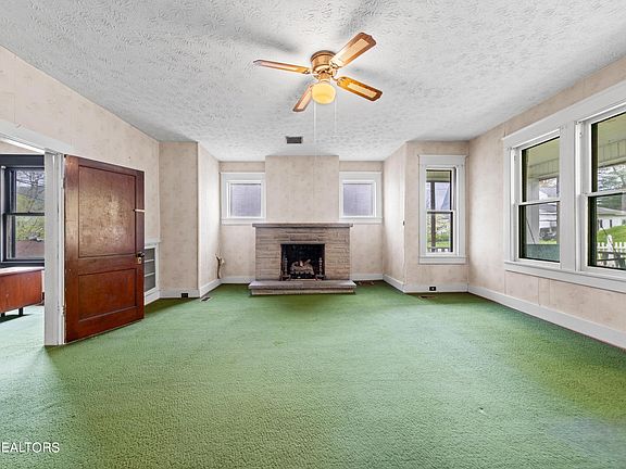 5th image of 214 W Chestnut St