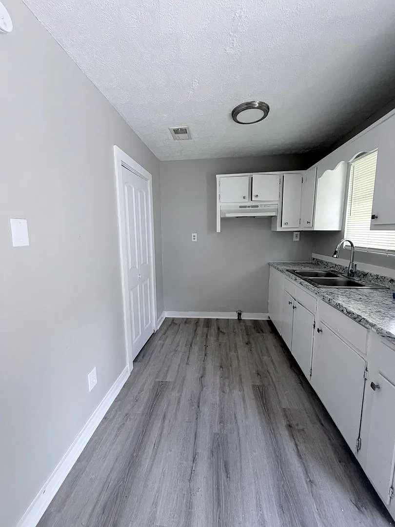 Newly Renovated 2-Bedroom Townhouse in a Prime Location! — Photo 1