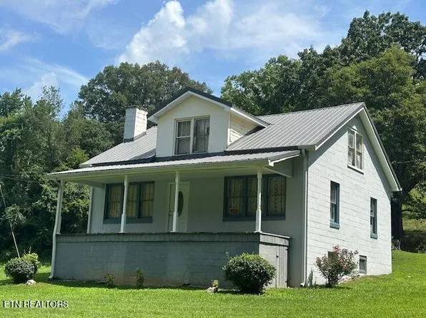 863 Giles Hollow Rd, Rose Hill, VA 24281