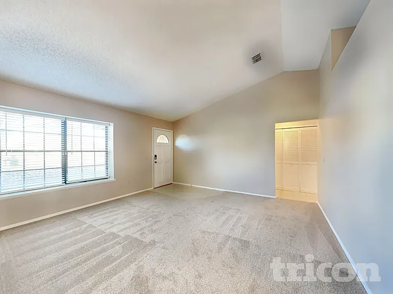 7943 Longshadow Ct — Photo 3