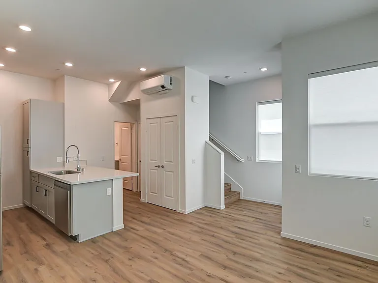 2040 N Highland Ave — Photo 10