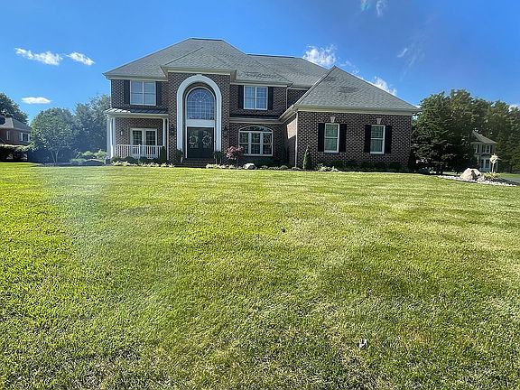 2nd image of 1502 Sunningdale Way