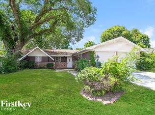 505 Cranbrook Ln, Grand Prairie, TX 75052