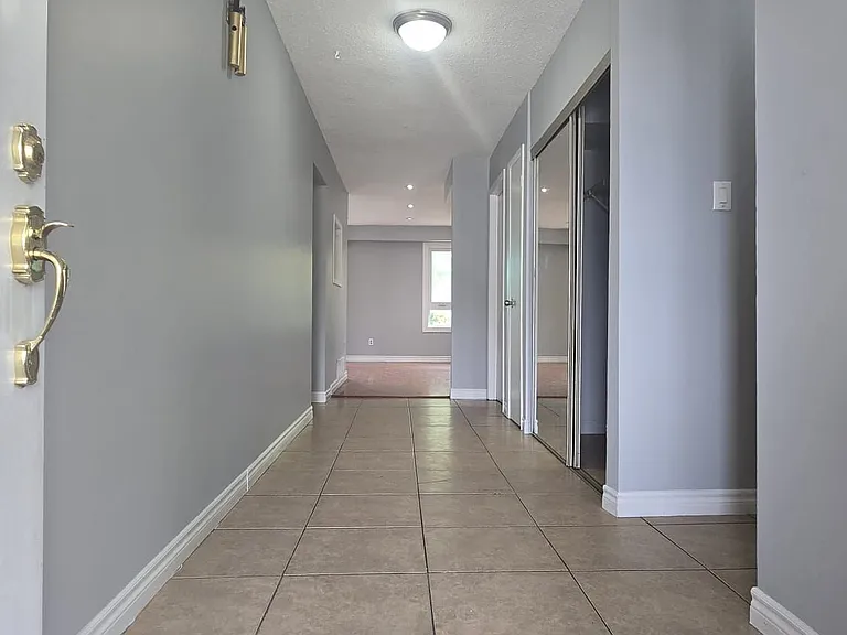 122 Kingswood Dr — Photo 10