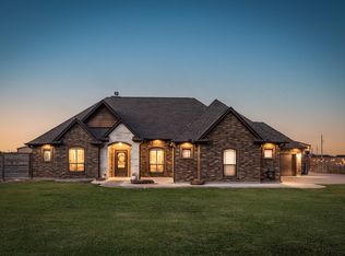 808 Quarter Horse Trl, Angleton, TX 77515