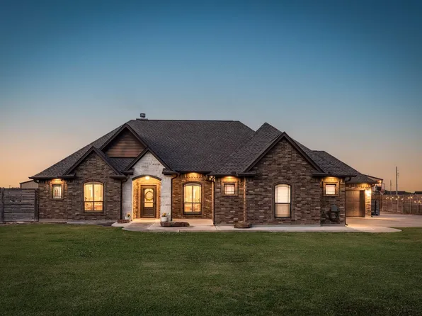 808 Quarter Horse Trl, Angleton, TX 77515