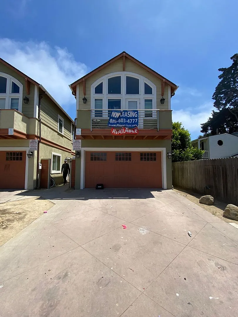 6633 Del Playa — Photo 2