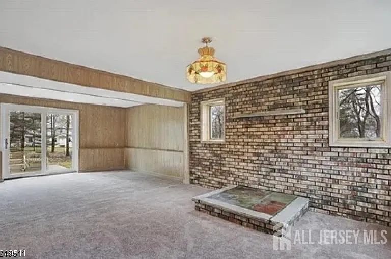 10 Cedar St — Photo 11