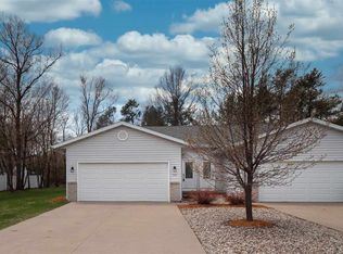 323 White Oak Ave, Plover, WI 54467