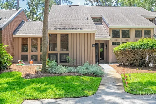 32 Dame Kathryn Dr Photo 1